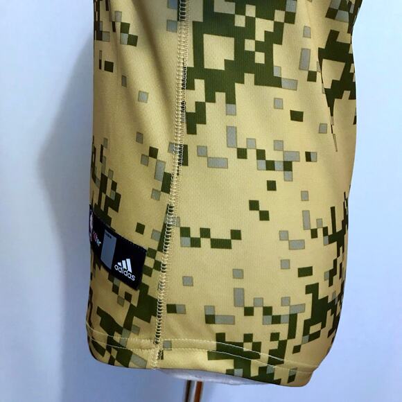 Adidas NWOT NBA Pixelated Short Sleeves Jersey Women S - Picture 7 of 13